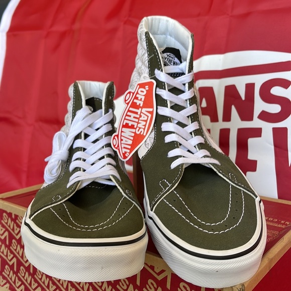 Vans Sk8-Hi
Desert Skulls Grape Leaf/
VNOA32QGRQV
Sneakers
MENS - Picture 9 of 16